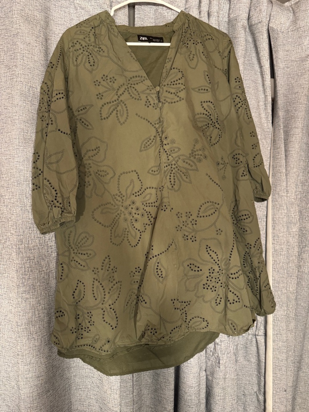 3/$30! 🛍️ Zara Olive Green Eyelet V-Neck Women's Dress